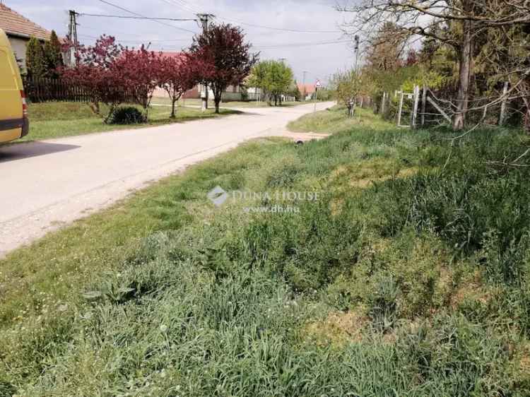 Telek Eladó , Baracska, Dunántúl