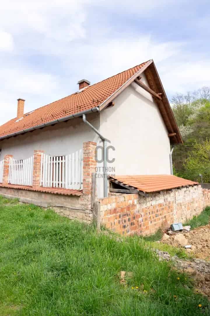 Ház Kiadó , Komlói járás, Dunántúl
