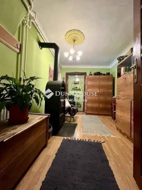 Ház Kiadó , Budapest, Közép-Magyarország
