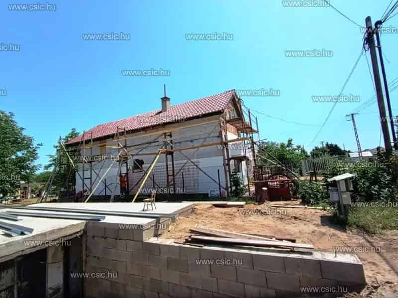 Ház Kiadó , Váci járás, Közép-Magyarország