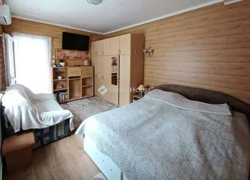 Ház Kiadó , Gödöllői járás, Közép-Magyarország