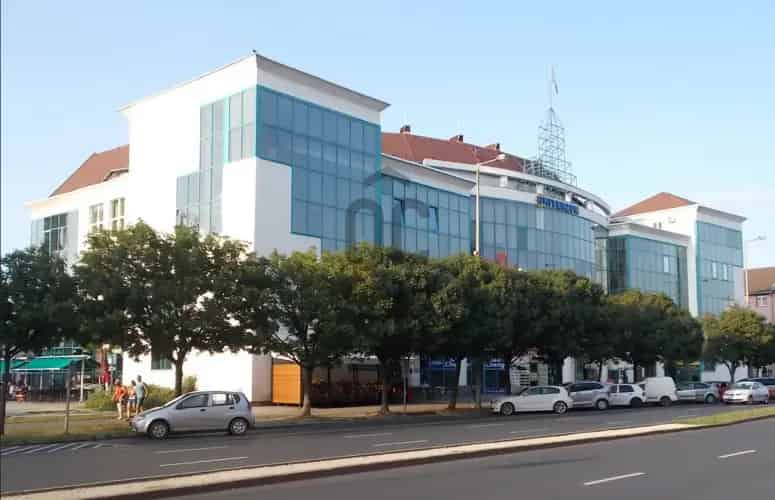 Nyíregyházai eladó kereskedelmi ingatlan, UZ018639