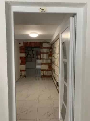 Budaörsi kiadó kereskedelmi ingatlan, UZ017172