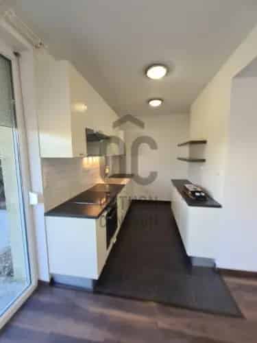 Budapest III. kerületi kiadó sorház, H505736