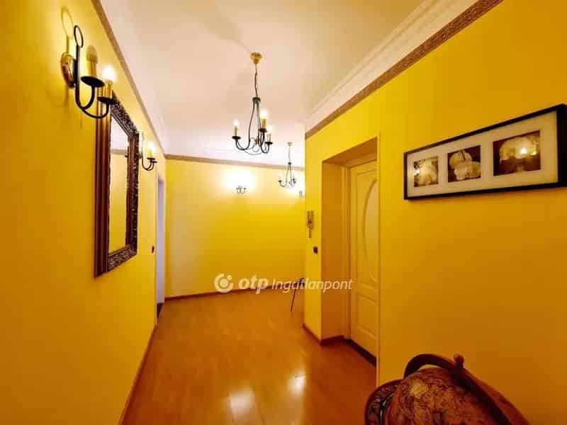 Ház Kiadó , Budapest, Közép-Magyarország