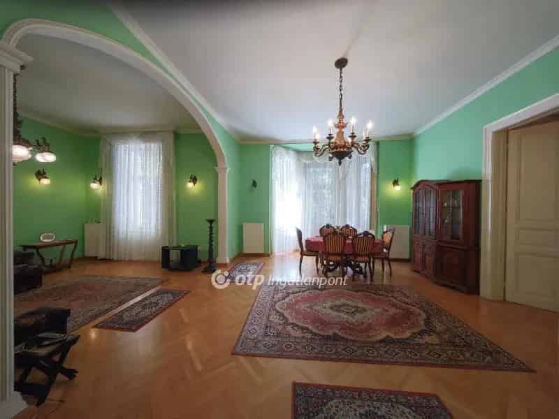 Ház Kiadó , Budapest, Közép-Magyarország