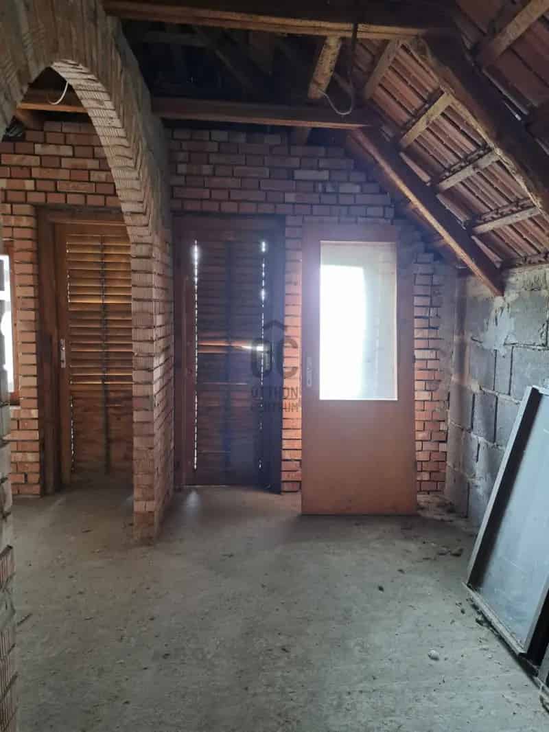 Ház Kiadó , Ceglédi járás, Közép-Magyarország