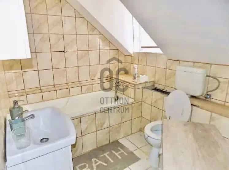 Ház Kiadó , Szentendrei járás, Közép-Magyarország