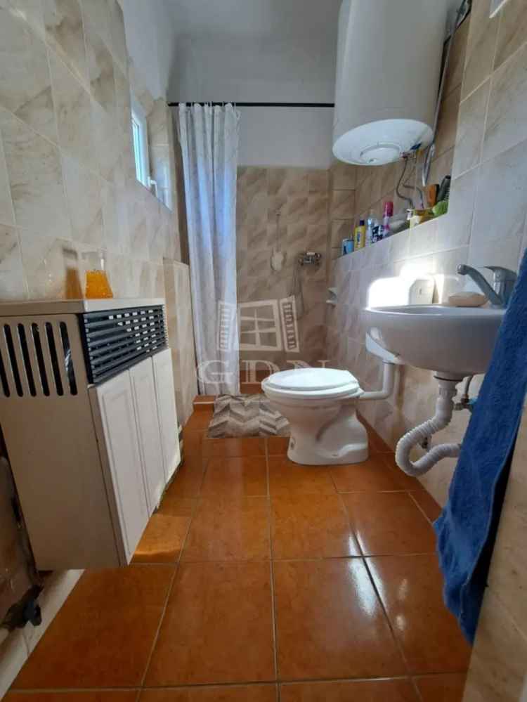 Ház Kiadó , Mezőzombor, Alföld és Észak