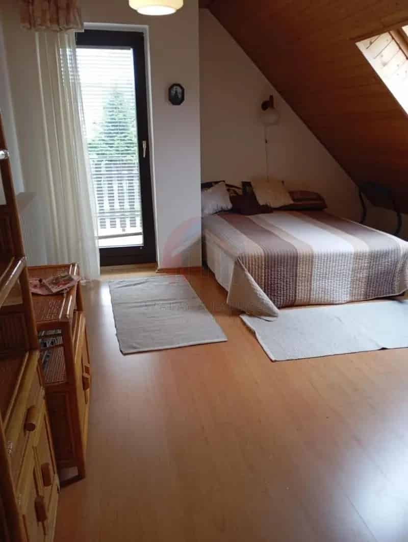 Ház Kiadó , Soproni járás, Dunántúl