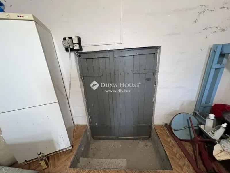 Ház Kiadó , Esztergomi járás, Dunántúl