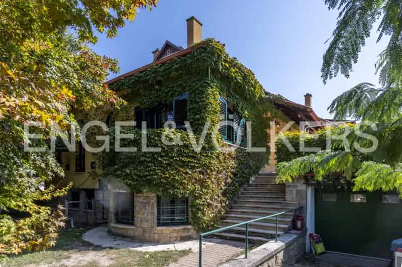 Villaépület Pasaréten
