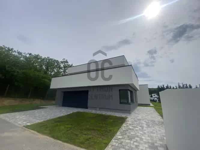 Mogyoródi eladó újépítésű családi ház, U0042984