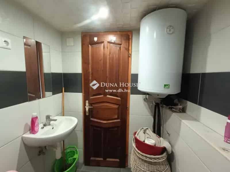 Telek Kiadó , Nagykőrösi járás, Közép-Magyarország