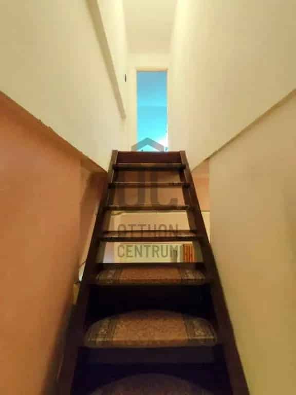 Ház Kiadó , Budapest, Közép-Magyarország
