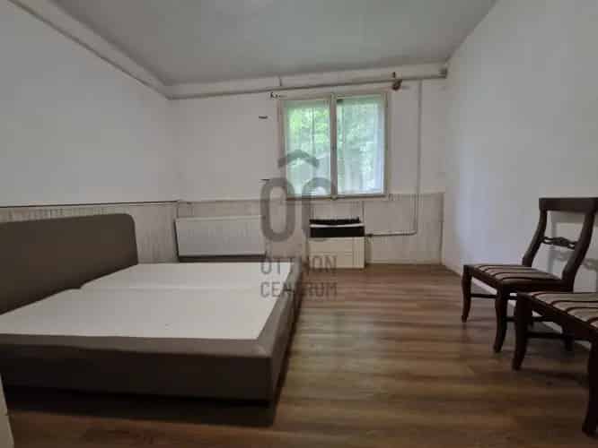 Parádi eladó kereskedelmi ingatlan, UZ018462