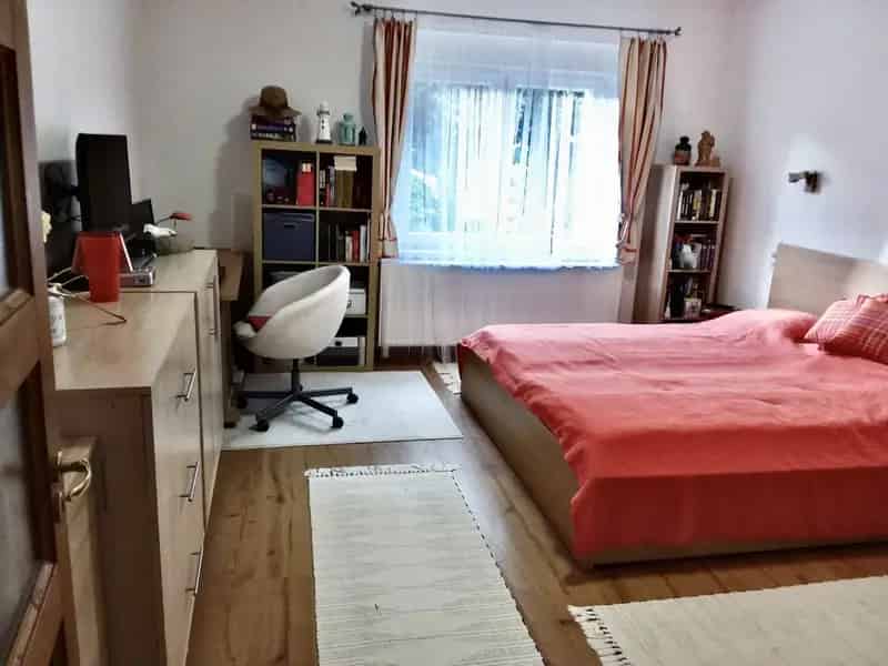 Ház Kiadó , Dunakeszi járás, Közép-Magyarország