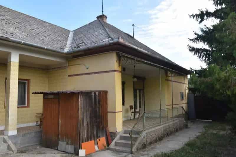 Ház Kiadó , Paksi járás, Dunántúl
