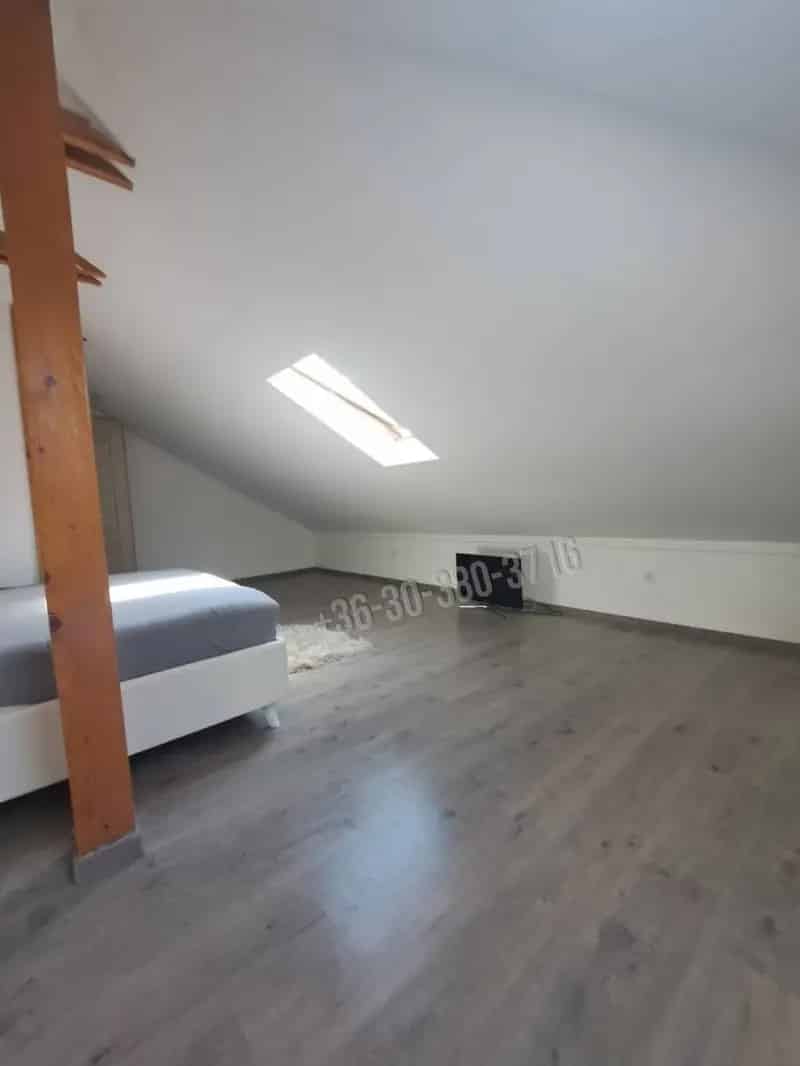 Ház Kiadó , Dunakeszi járás, Közép-Magyarország