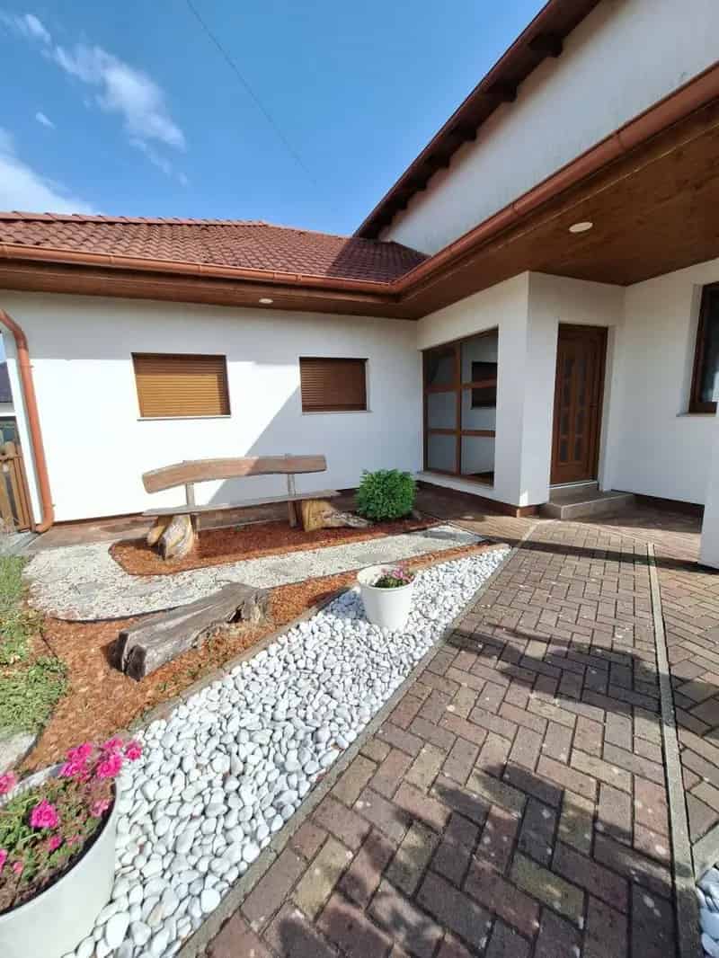 Ház Kiadó , Keszthelyi járás, Dunántúl