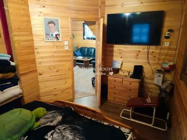 Ház Kiadó , Nagykátai járás, Közép-Magyarország
