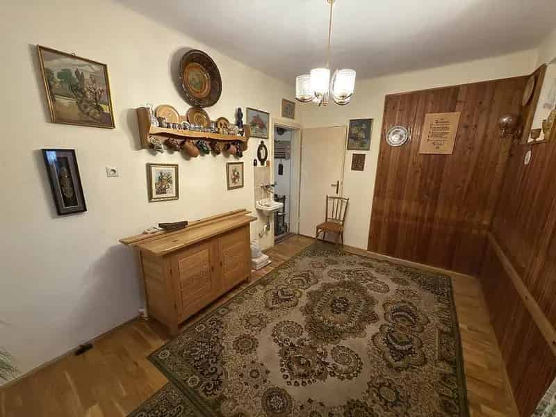 Ház Kiadó , Szentendrei járás, Közép-Magyarország