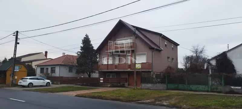 Ház Kiadó , Komáromi járás, Dunántúl