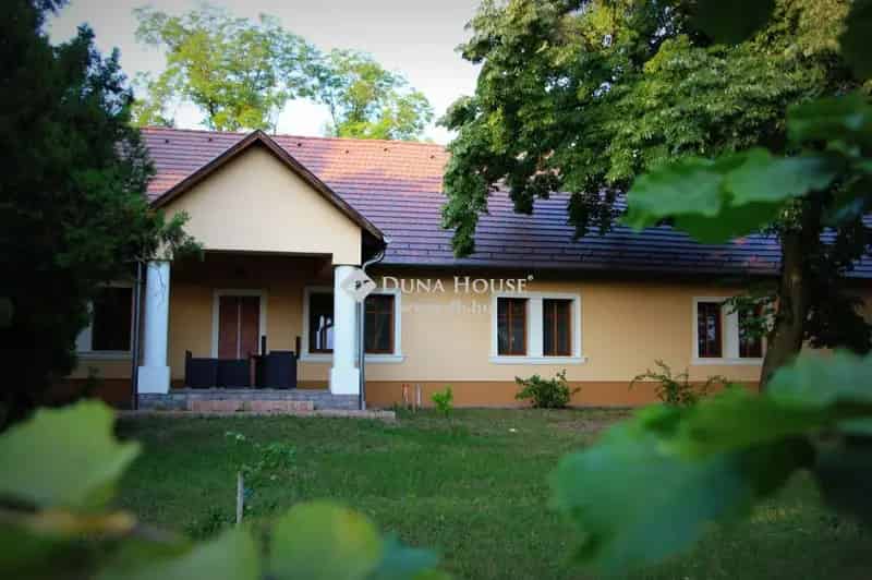 Ház Eladó , Bikács, Dunántúl