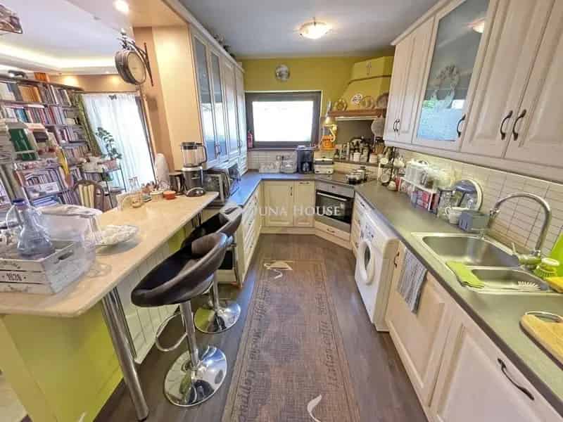 Ház Kiadó , Budapest, Közép-Magyarország