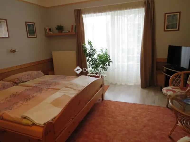 Ház Eladó , Veszprém, Dunántúl