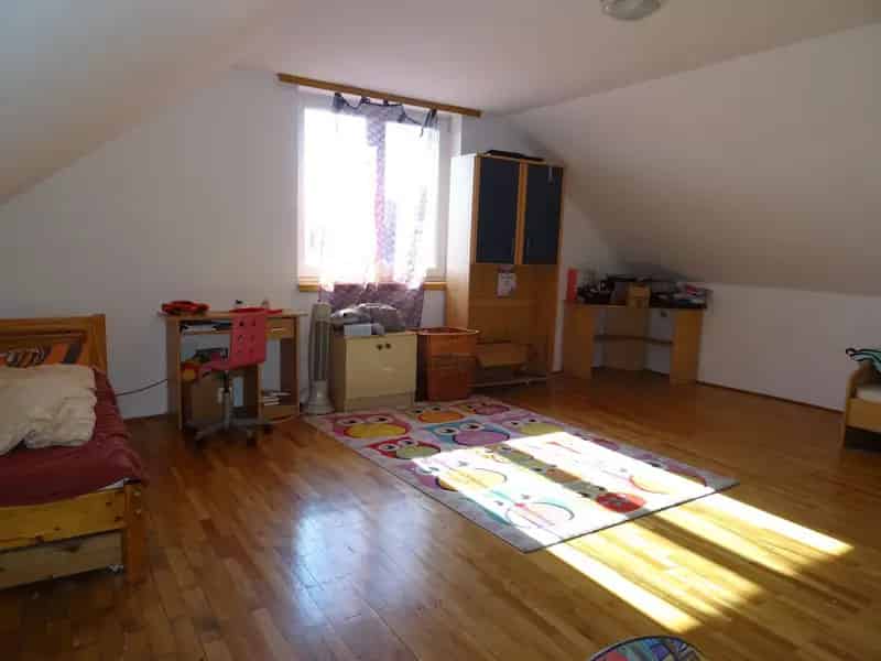 Ház Kiadó , Szombathelyi járás, Dunántúl