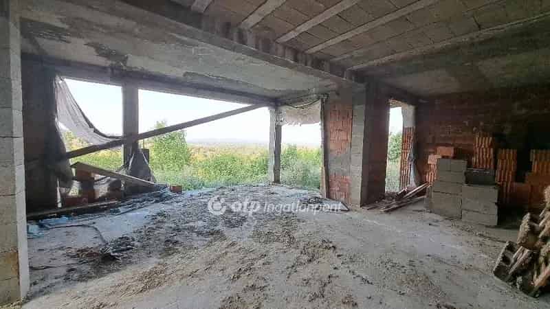 Ház Kiadó , Szentendrei járás, Közép-Magyarország