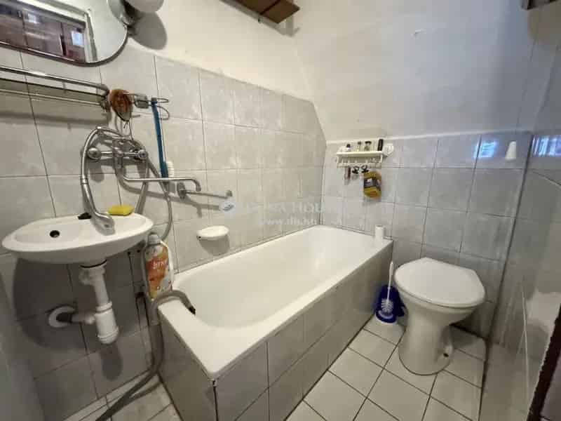 Lakás Eladó , Budapest, Közép-Magyarország