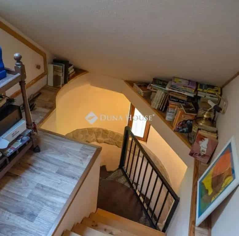 Ház Kiadó , Gödöllői járás, Közép-Magyarország