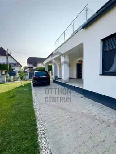 Veszprémi eladó családi ház, DHZ079893