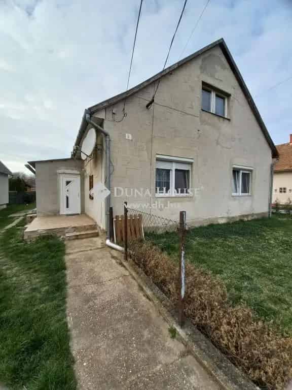 Ház Eladó , Kápolnásnyék, Dunántúl