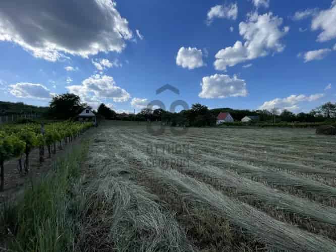 Szekszárdi eladó telek, T038223