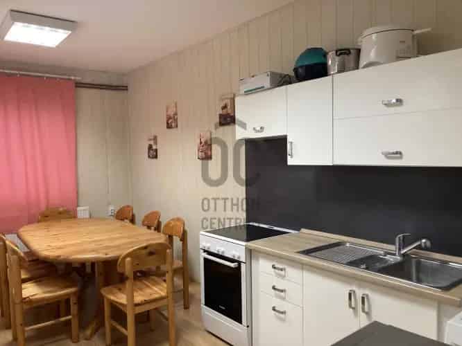 Polgári kiadó kereskedelmi ingatlan, UZ016949