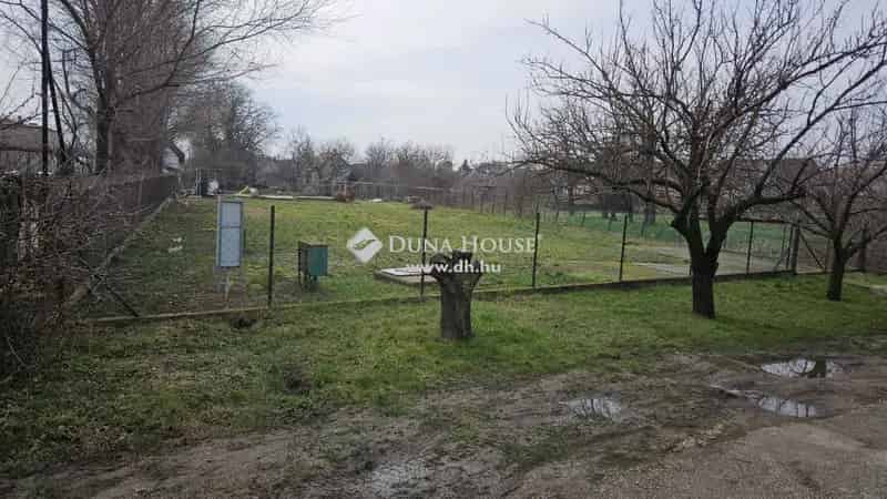 Telek Eladó , Velence, Dunántúl