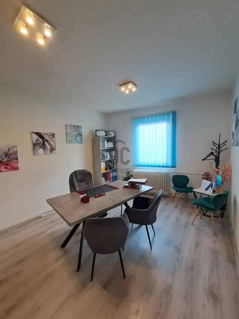 Debrecen belvaros 433 nm-es haromszintes irodahaz elado