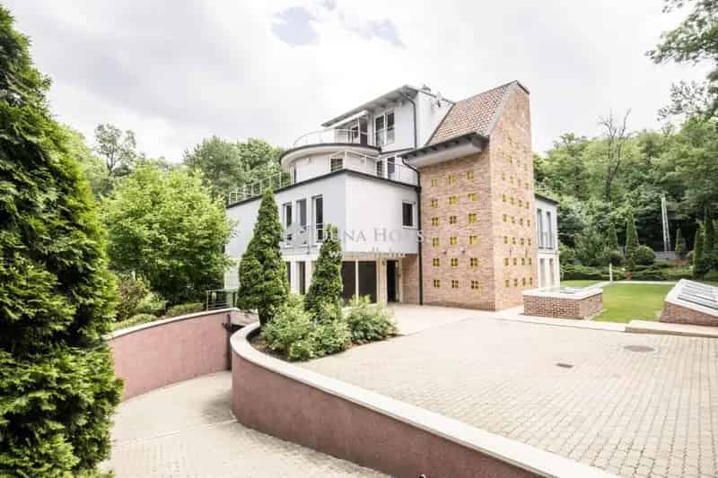 Üzleti célú Eladó , Budapest, Közép-Magyarország