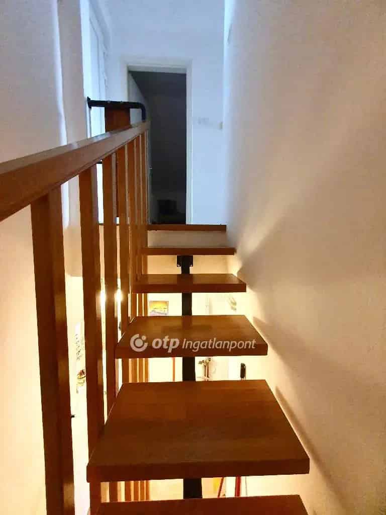 Ház Kiadó , Pannonhalmi járás, Dunántúl