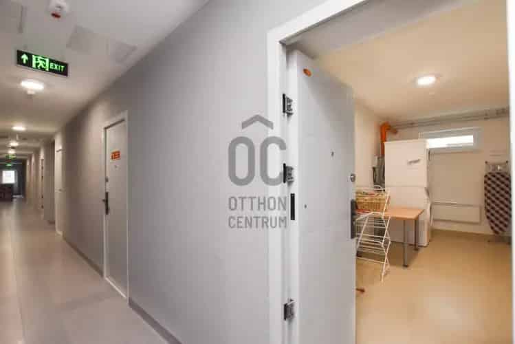 Százhalombattai eladó kereskedelmi ingatlan, UZ018357