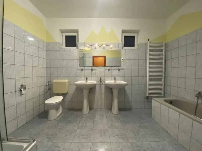 Ház Kiadó , Győri járás, Dunántúl
