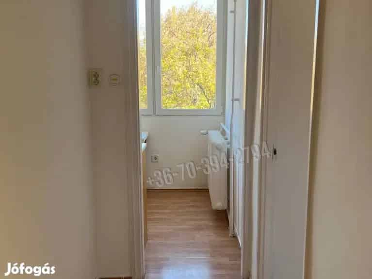 Tatabánya Dózsakert kedvelt részén, 4. emeleti, 2 szobás, nagy erkélye - Tatabánya, Lakás - Jófogás Ingatlan