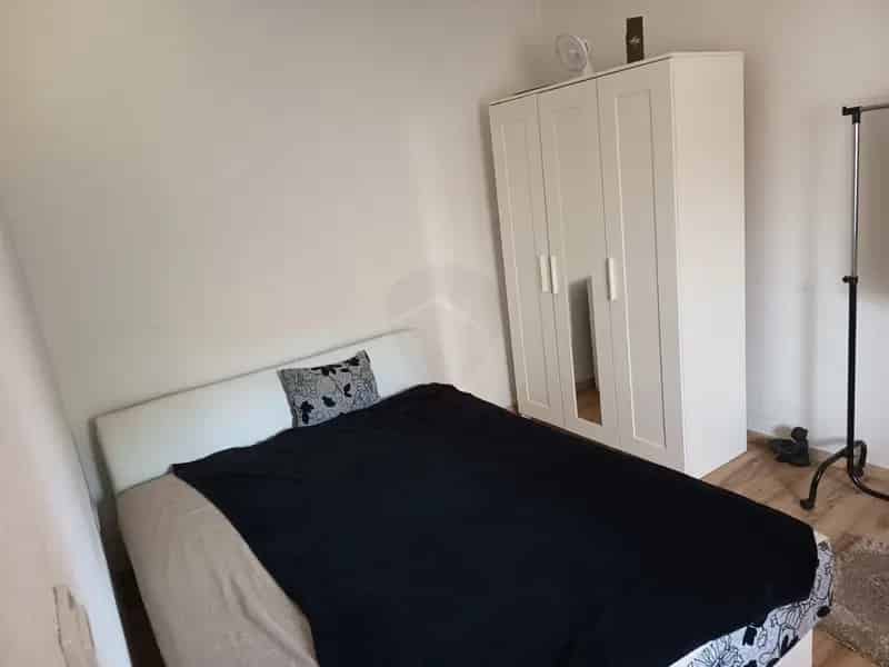 Ház Kiadó , Váci járás, Közép-Magyarország