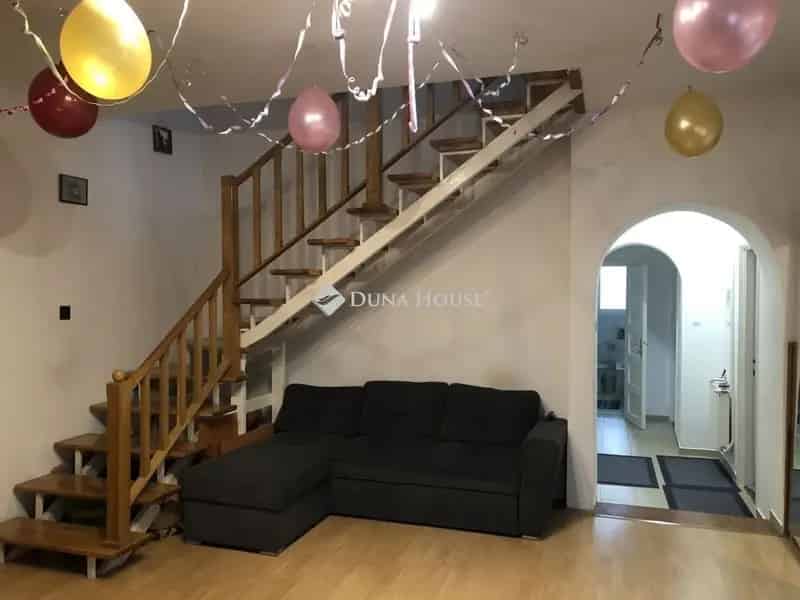 Ház Kiadó , Dunakeszi járás, Közép-Magyarország