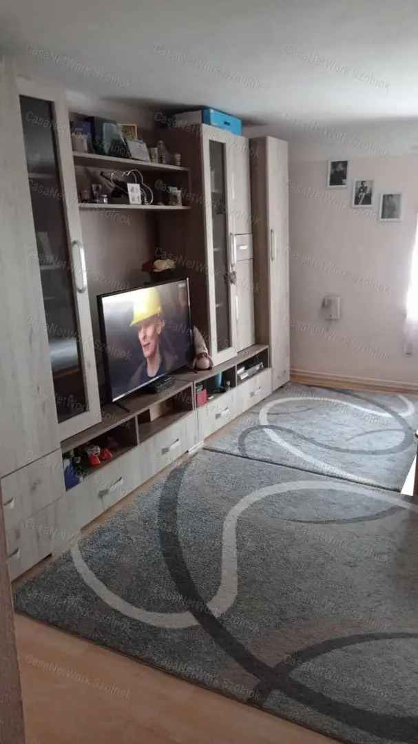 Ház Kiadó , Szolnoki járás, Alföld és Észak