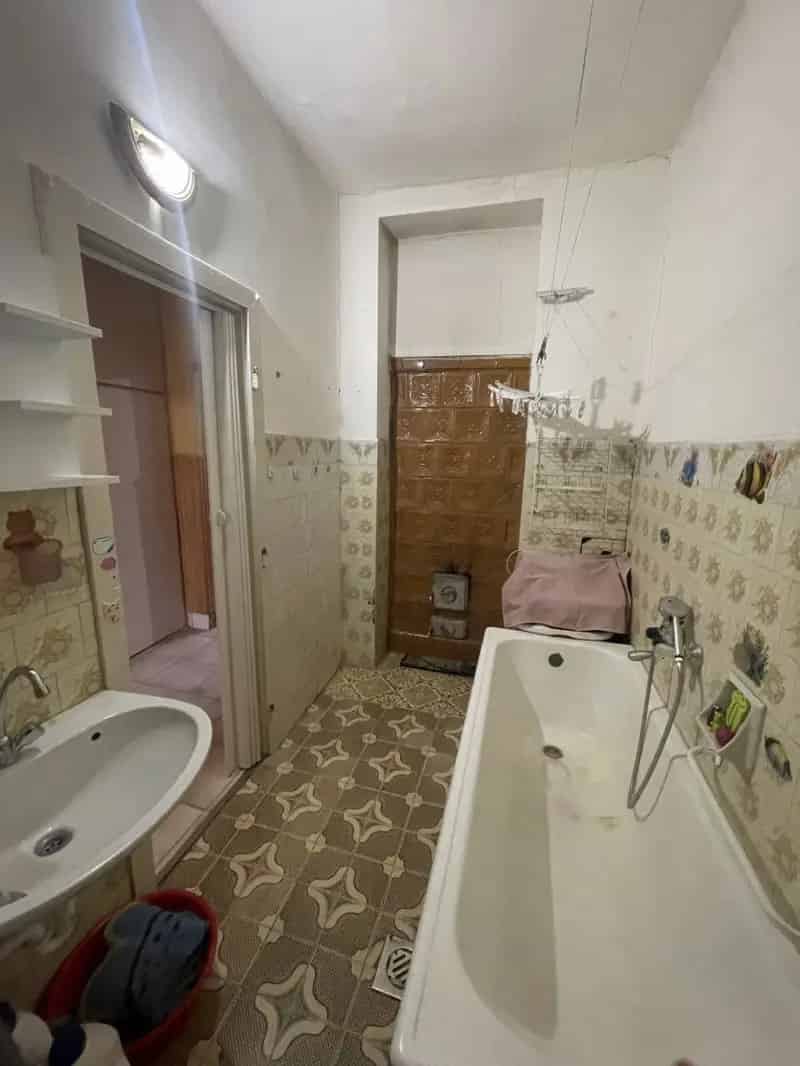 Ház Kiadó , Ajkai járás, Dunántúl