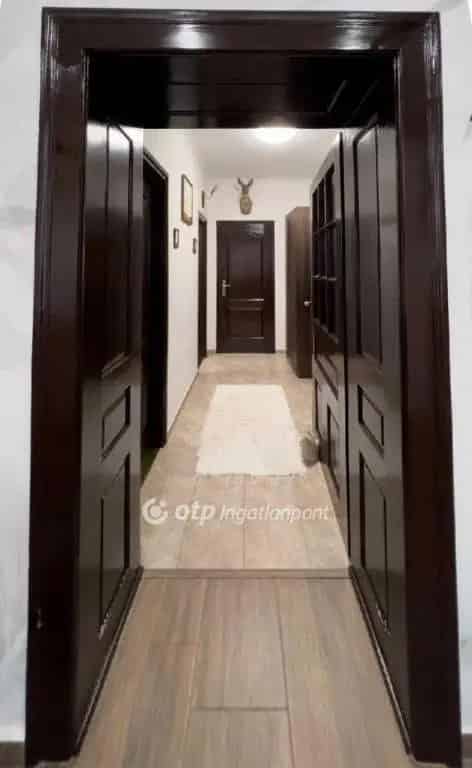 Ház Kiadó , Ceglédi járás, Közép-Magyarország